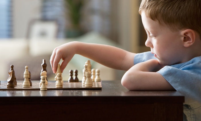 Çocuklarda Satranç Eğitimi Ne Zaman Başlamalı? Okul Öncesi Satranç Eğitimi Faydalı mı?