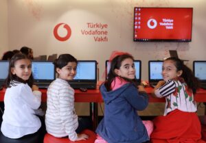 kiz-cocuklari-icin-kodlama-egitimi