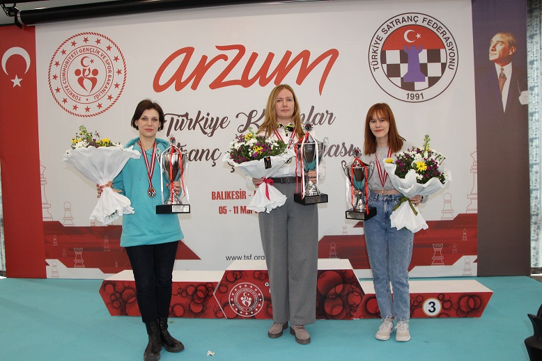 Satranç Şampiyonası’nda Ekaterina Atalık birinci oldu